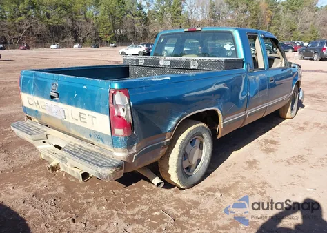 1997 Chevrolet C2500 Fleetside z USA, uszkodzony, nr VIN 1GCFC29R9VE118833
